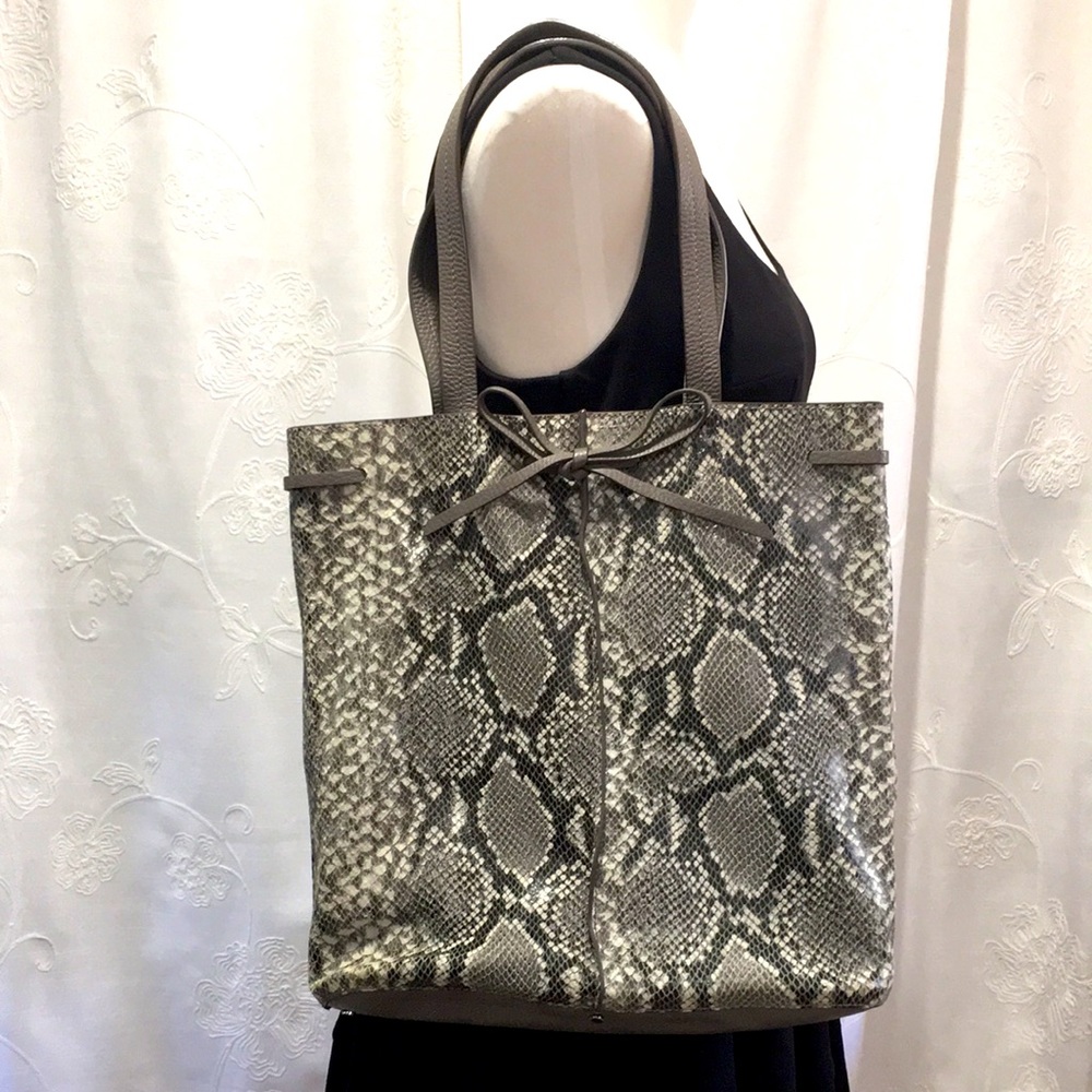 Banana republic leather tote bag purse snake skin gray